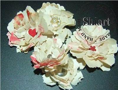 Kwiatek ozdobiony mgłą z pisaka - technika Scrapbooking