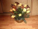 stroik z żółtych kwiatów